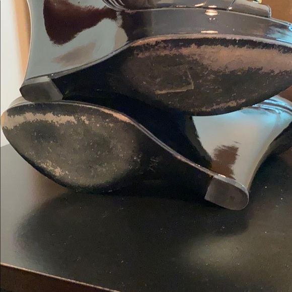 Gucci Patent Black Wedge w/wedge horse-bit - Picture 11 of 11